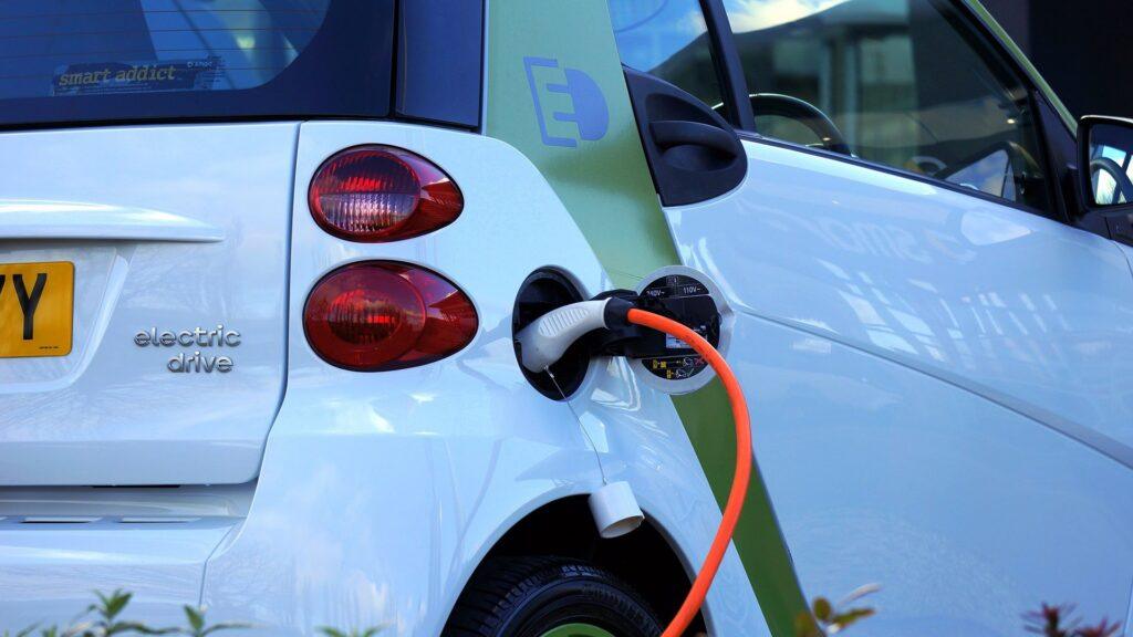 electric car advantages and disadvantages 2026 EV pros and cons